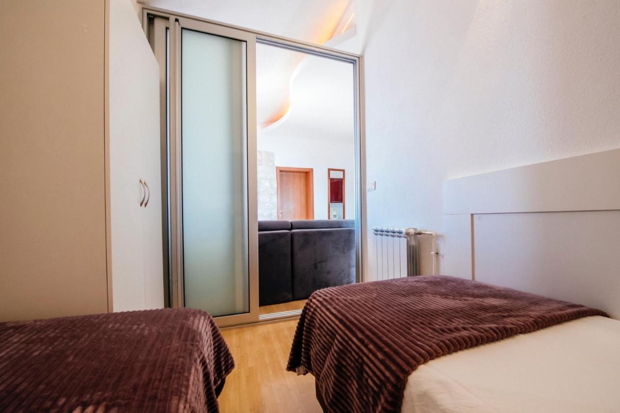 Apartments Amari Starigrad Paklenica Exterior foto